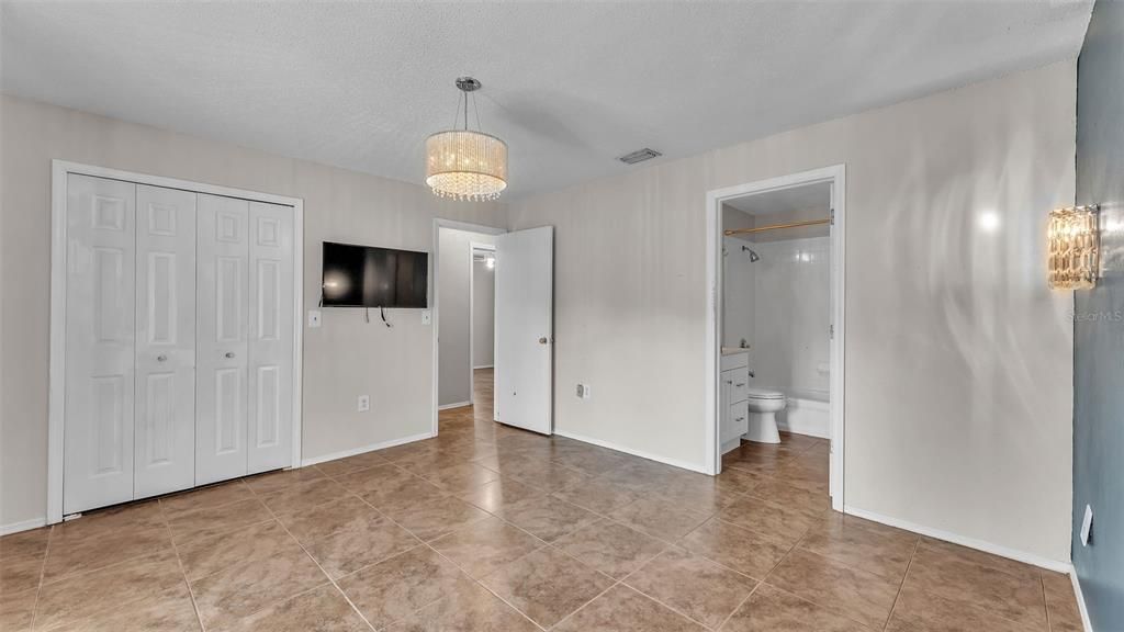 Active With Contract: $269,000 (3 beds, 2 baths, 1142 Square Feet)