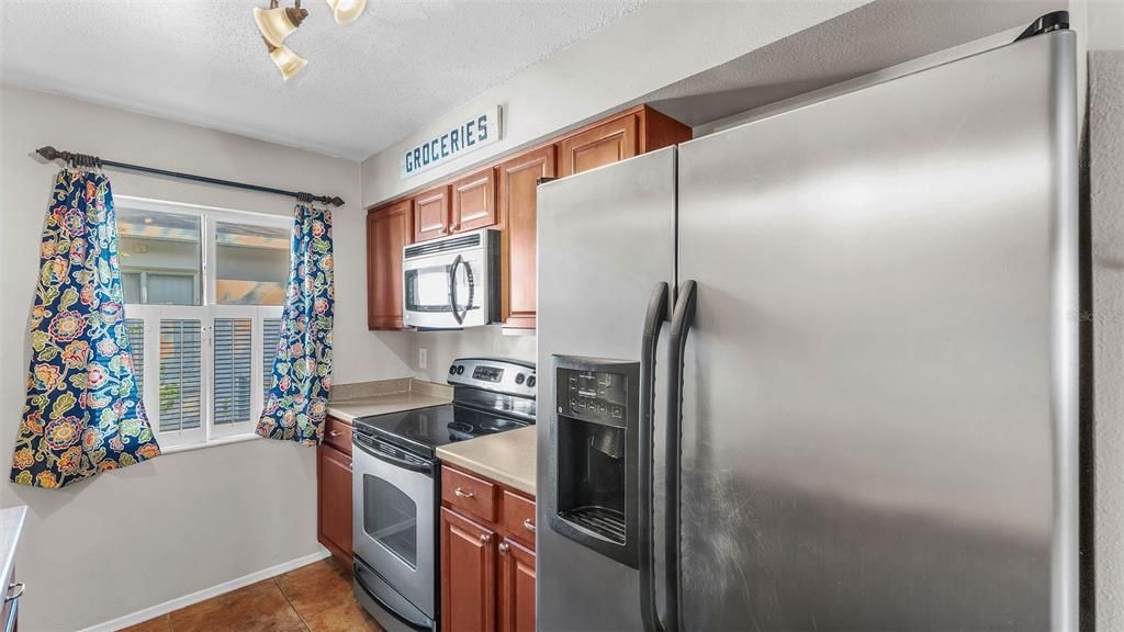 Active With Contract: $269,000 (3 beds, 2 baths, 1142 Square Feet)