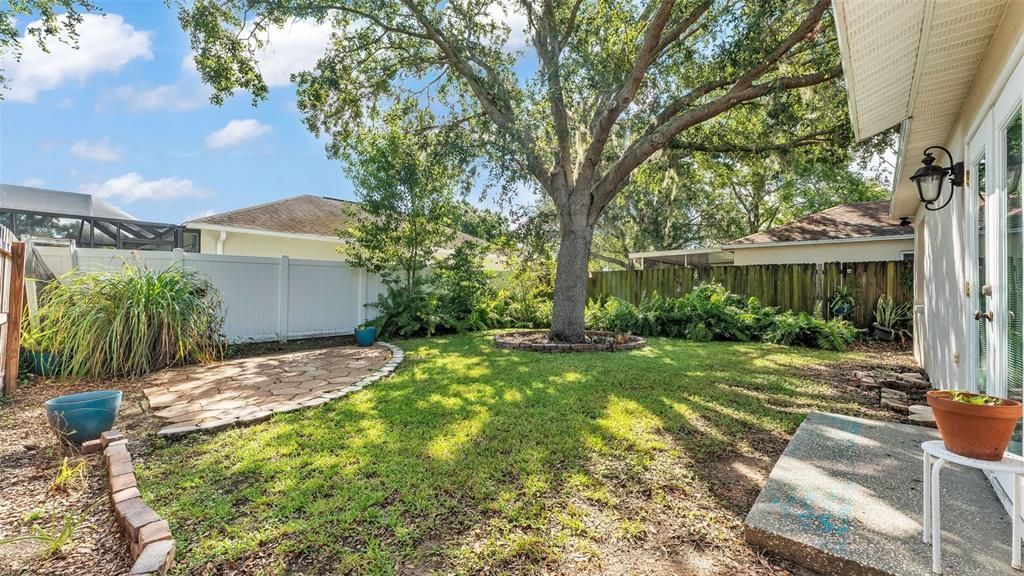 Active With Contract: $269,000 (3 beds, 2 baths, 1142 Square Feet)