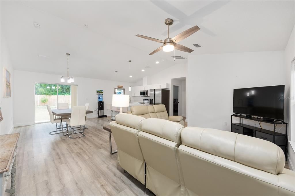 待售: $289,900 (3 贝兹, 2 浴室, 1478 平方英尺)