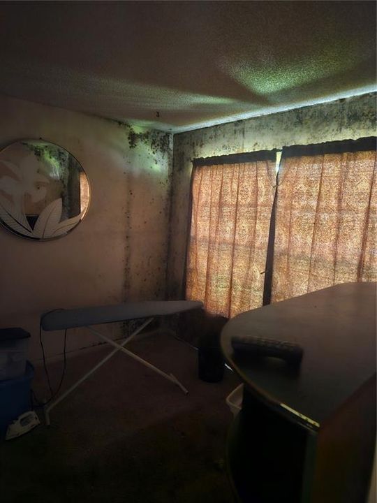 Active With Contract: $101,600 (2 beds, 2 baths, 1123 Square Feet)