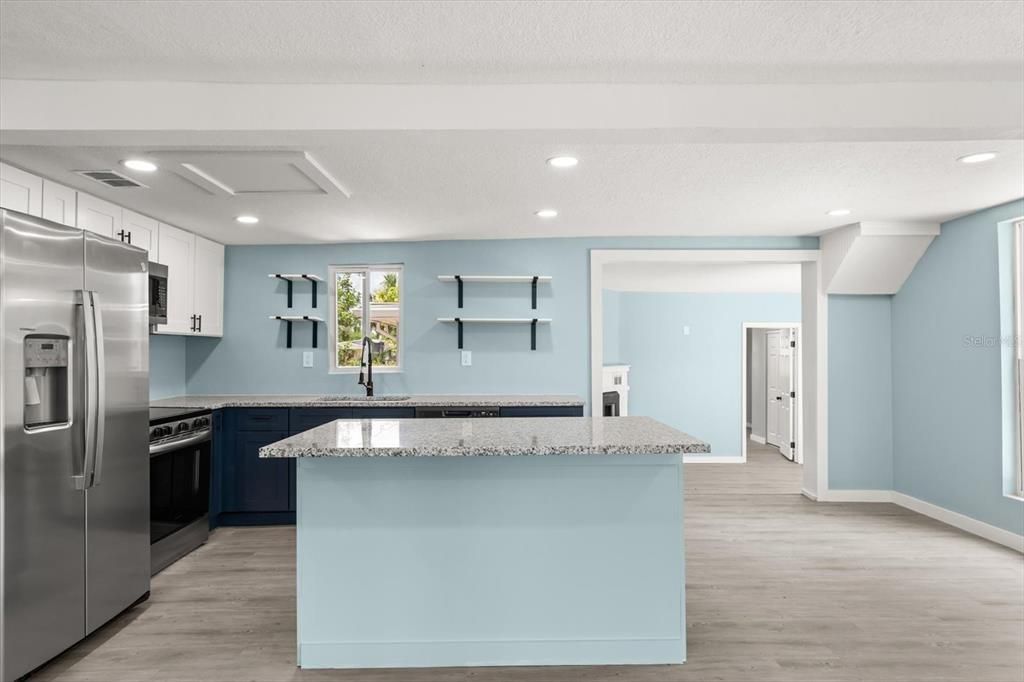 待售: $238,000 (4 贝兹, 2 浴室, 1404 平方英尺)