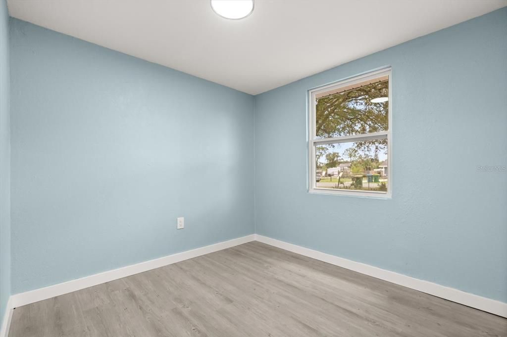 待售: $238,000 (4 贝兹, 2 浴室, 1404 平方英尺)