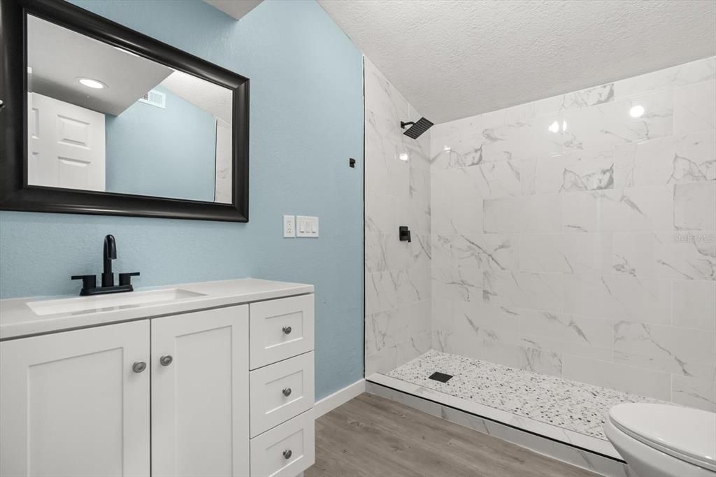 待售: $238,000 (4 贝兹, 2 浴室, 1404 平方英尺)