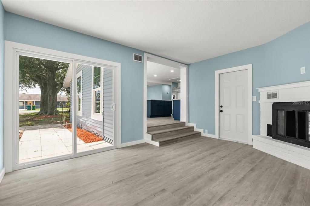 待售: $238,000 (4 贝兹, 2 浴室, 1404 平方英尺)