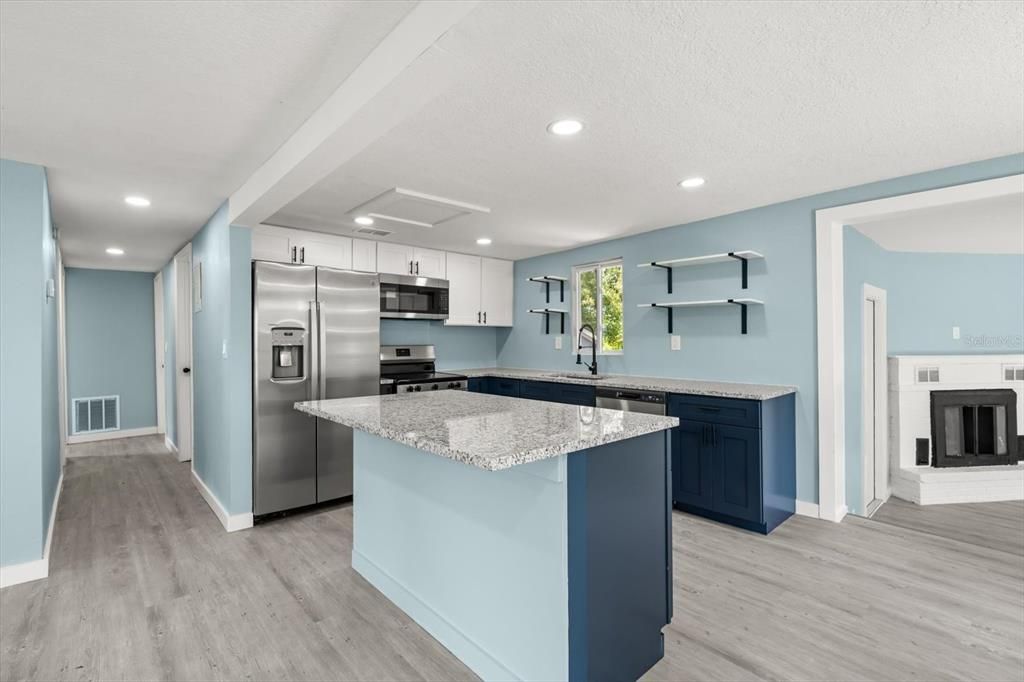 待售: $238,000 (4 贝兹, 2 浴室, 1404 平方英尺)