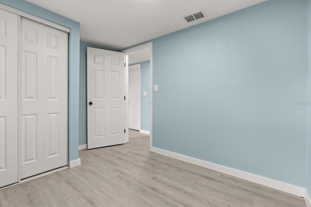 待售: $238,000 (4 贝兹, 2 浴室, 1404 平方英尺)