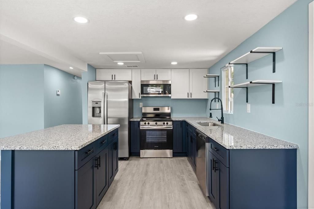 待售: $238,000 (4 贝兹, 2 浴室, 1404 平方英尺)