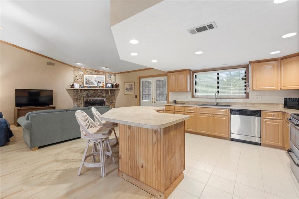 For Sale: $550,000 (3 beds, 2 baths, 2357 Square Feet)