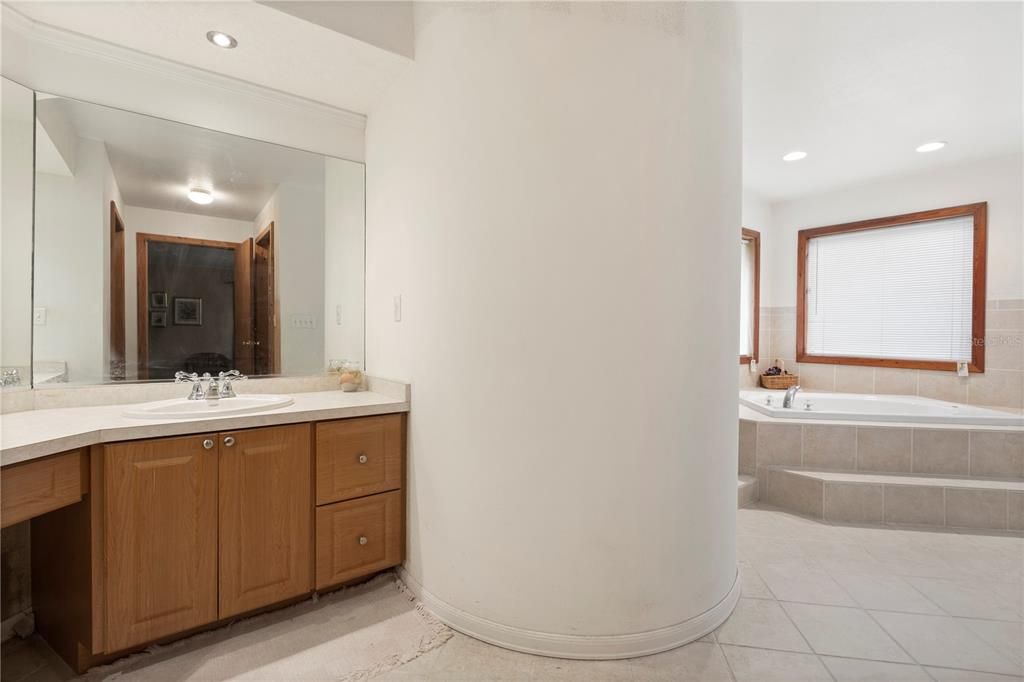 For Sale: $550,000 (3 beds, 2 baths, 2357 Square Feet)