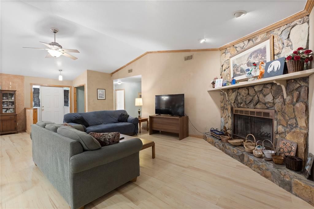 For Sale: $550,000 (3 beds, 2 baths, 2357 Square Feet)