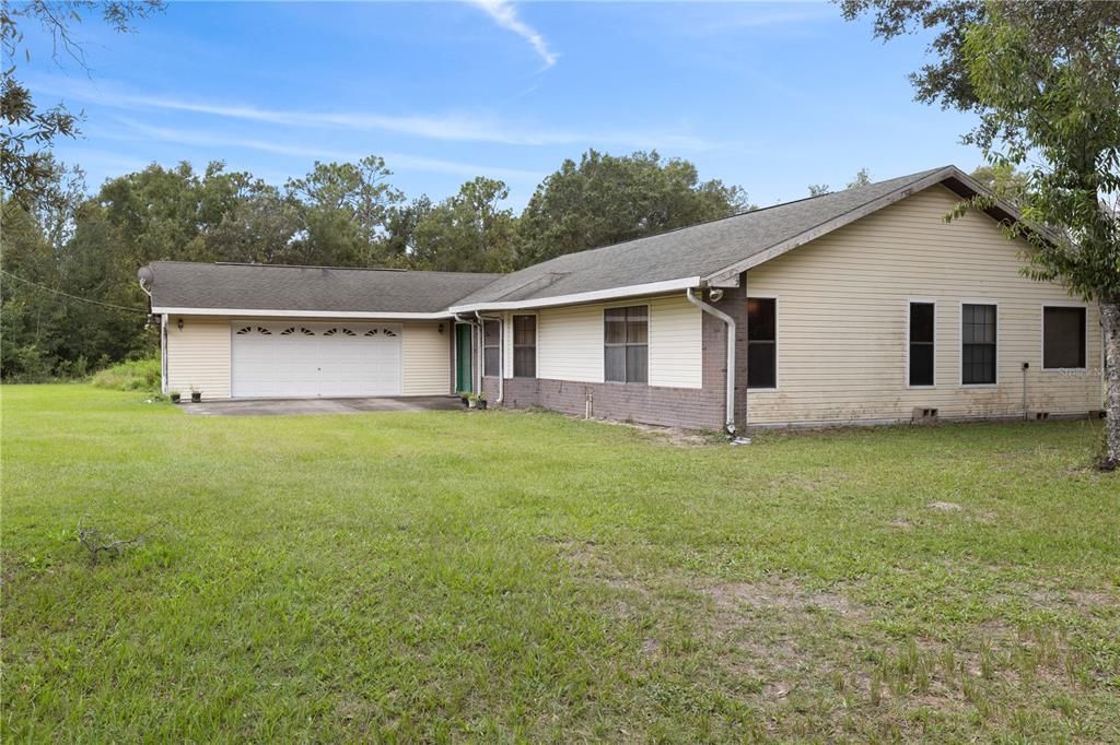 For Sale: $550,000 (3 beds, 2 baths, 2357 Square Feet)