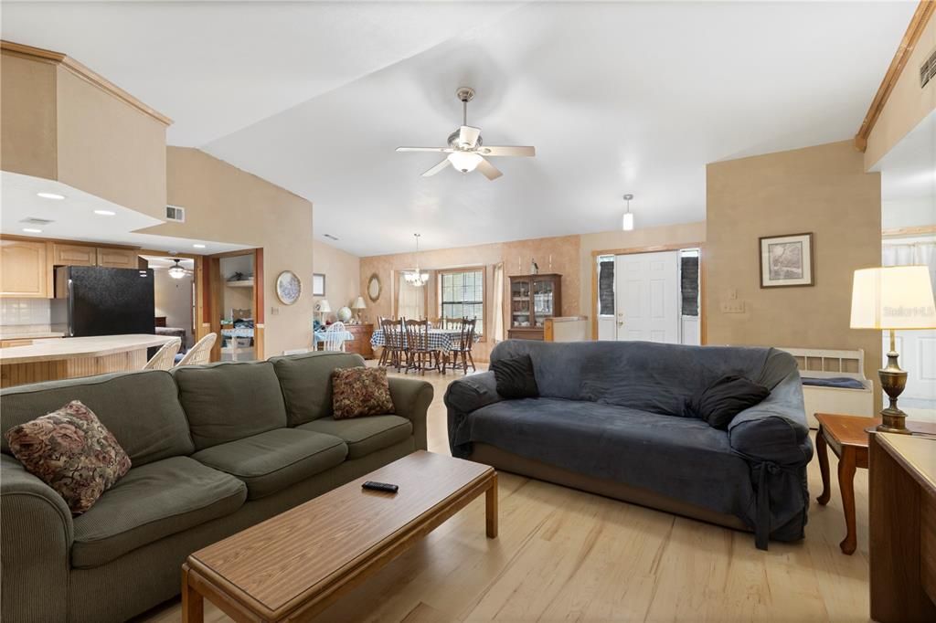 For Sale: $550,000 (3 beds, 2 baths, 2357 Square Feet)