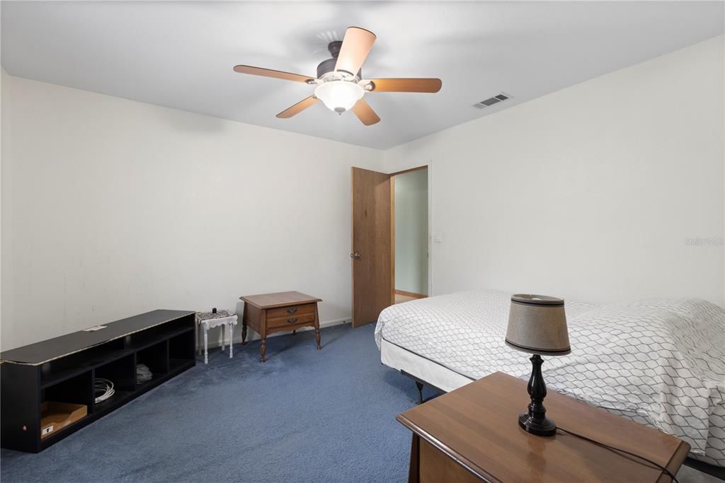 For Sale: $550,000 (3 beds, 2 baths, 2357 Square Feet)