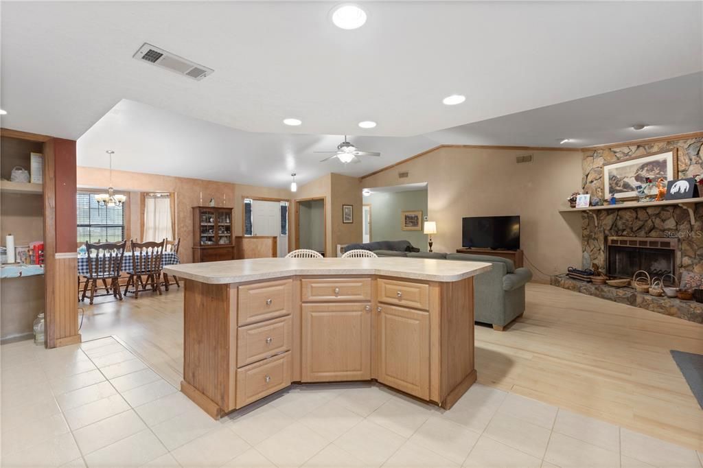 For Sale: $550,000 (3 beds, 2 baths, 2357 Square Feet)