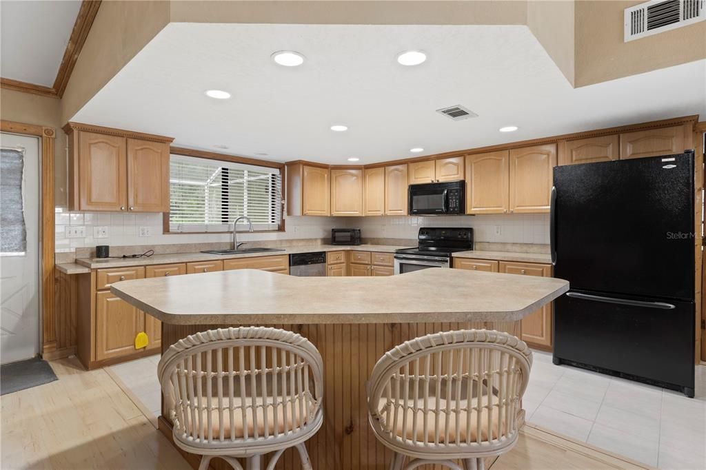 For Sale: $550,000 (3 beds, 2 baths, 2357 Square Feet)