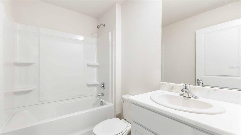 Activo con contrato: $317,000 (3 camas, 2 baños, 1504 Pies cuadrados)