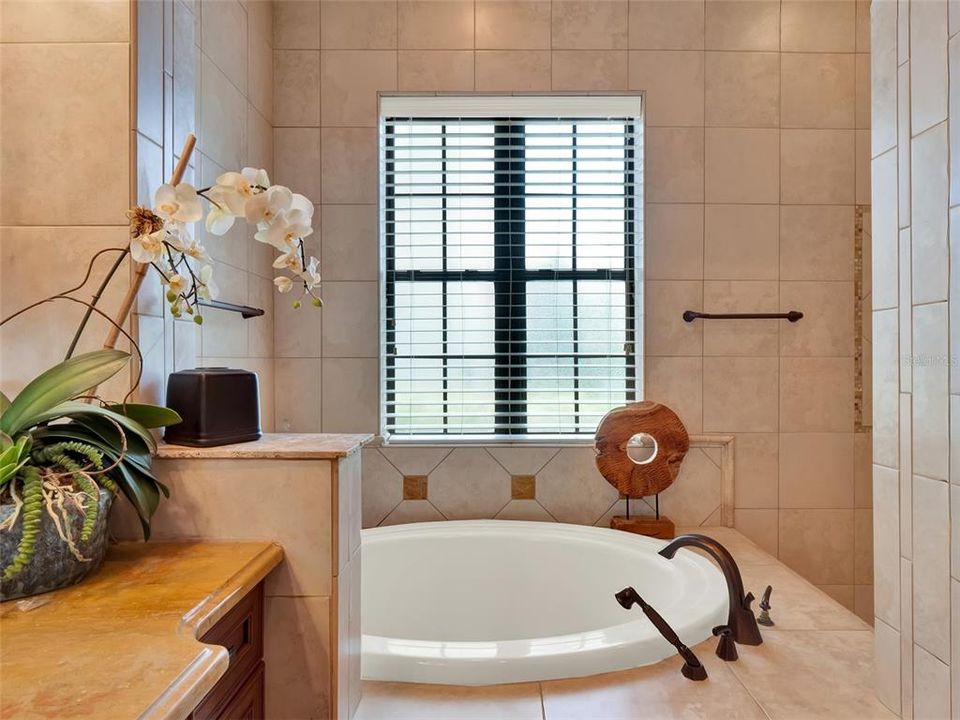 待售: $1,610,000 (7 贝兹, 6 浴室, 5917 平方英尺)