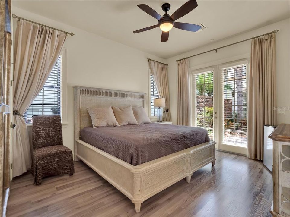 待售: $1,610,000 (7 贝兹, 6 浴室, 5917 平方英尺)