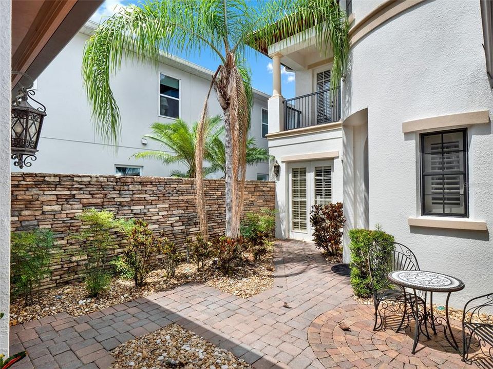 待售: $1,610,000 (7 贝兹, 6 浴室, 5917 平方英尺)