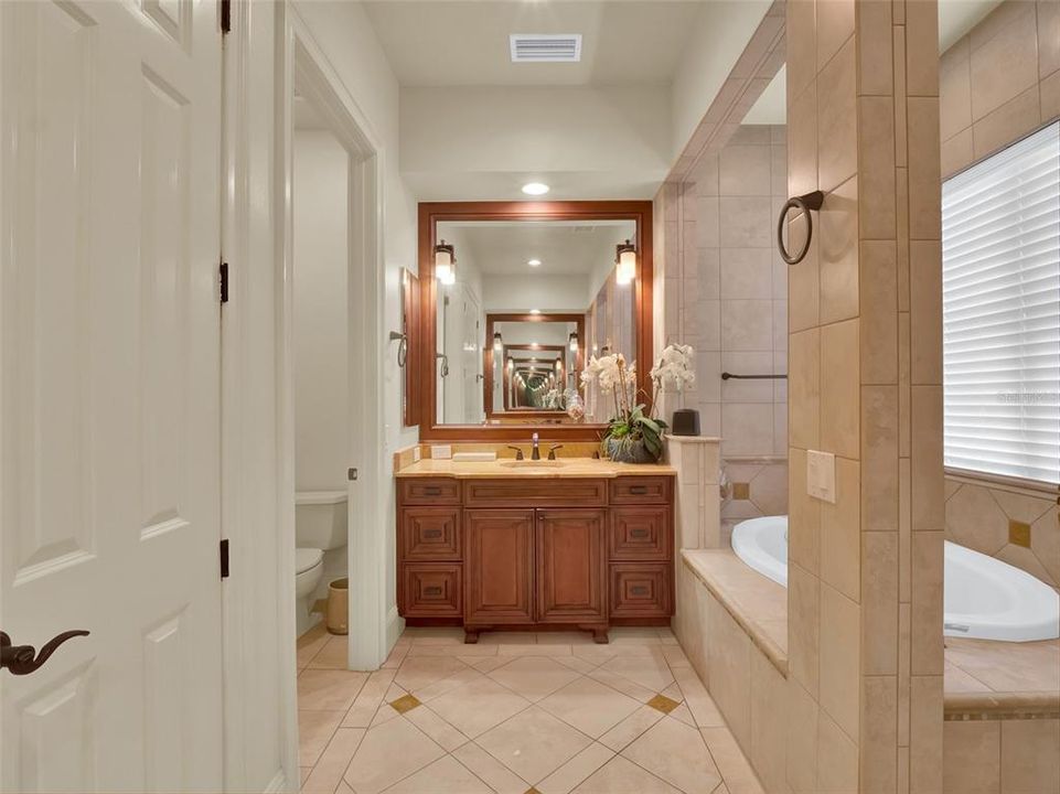 待售: $1,610,000 (7 贝兹, 6 浴室, 5917 平方英尺)