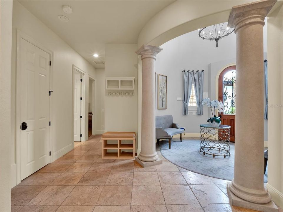 待售: $1,610,000 (7 贝兹, 6 浴室, 5917 平方英尺)