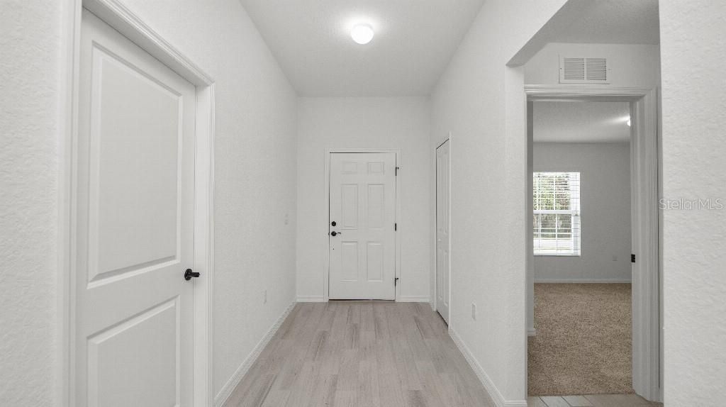 Active With Contract: $259,499 (3 beds, 2 baths, 1346 Square Feet)