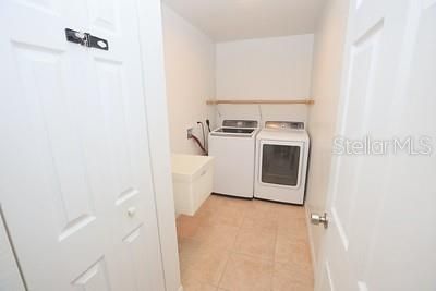 Active With Contract: $310,000 (3 beds, 2 baths, 1608 Square Feet)