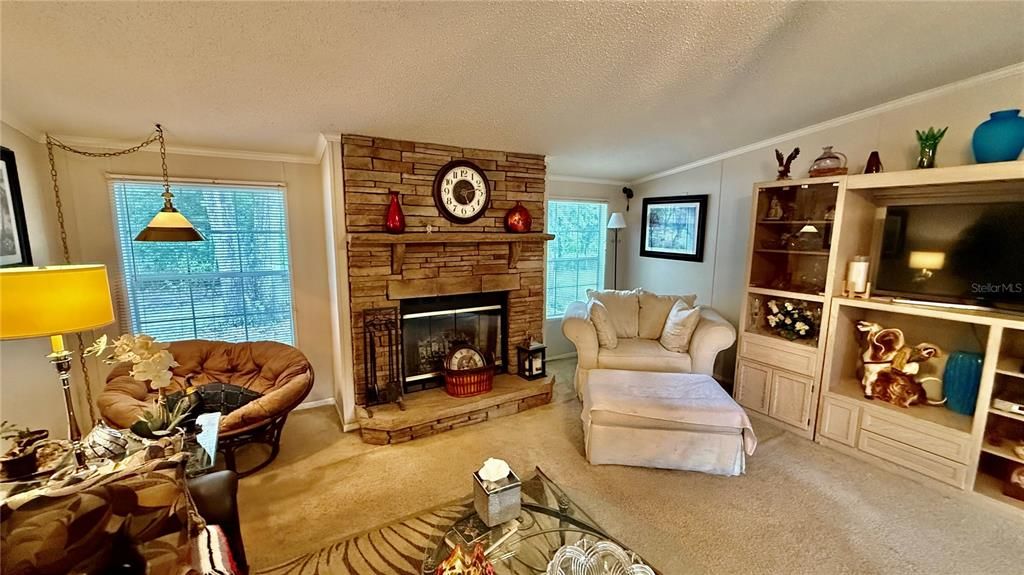 For Sale: $199,900 (3 beds, 2 baths, 1610 Square Feet)