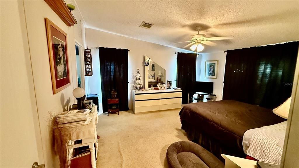 For Sale: $199,900 (3 beds, 2 baths, 1610 Square Feet)