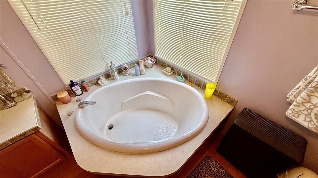 For Sale: $199,900 (3 beds, 2 baths, 1610 Square Feet)