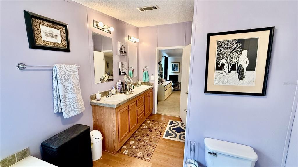 For Sale: $199,900 (3 beds, 2 baths, 1610 Square Feet)