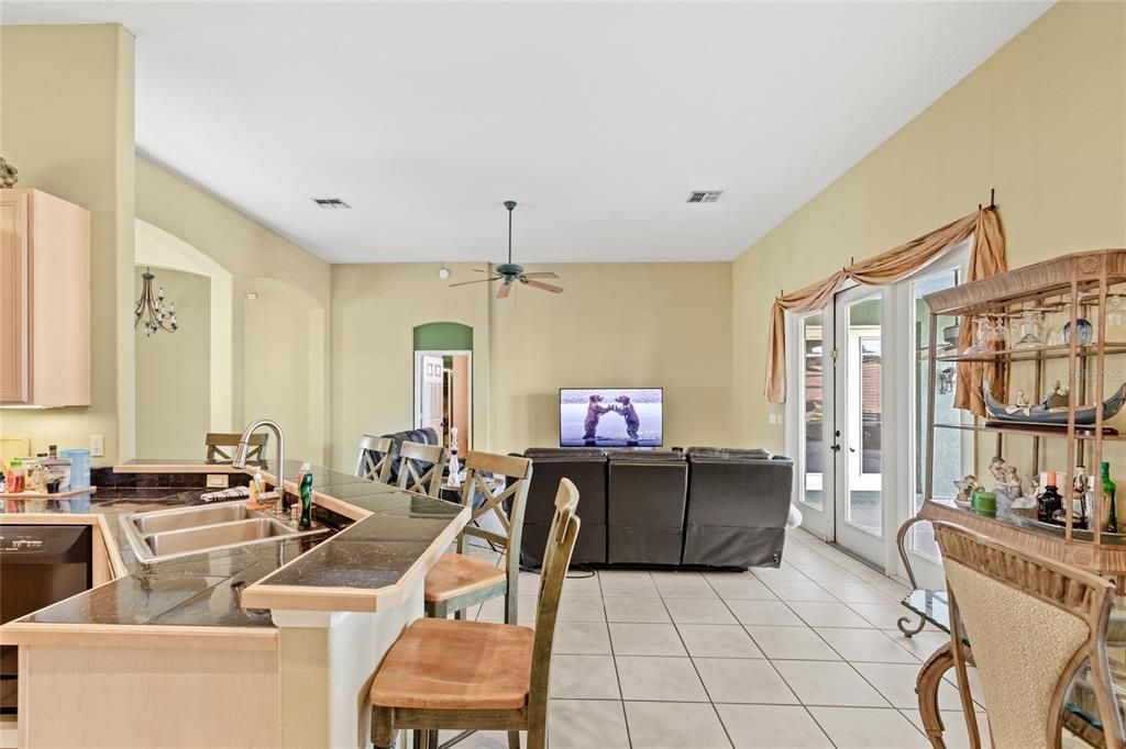 На продажу: $440,000 (3 спален, 2 ванн, 2050 Квадратных фут)