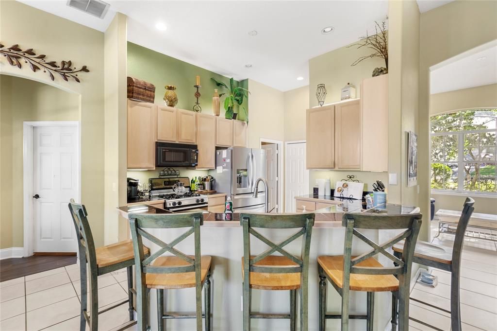 На продажу: $440,000 (3 спален, 2 ванн, 2050 Квадратных фут)