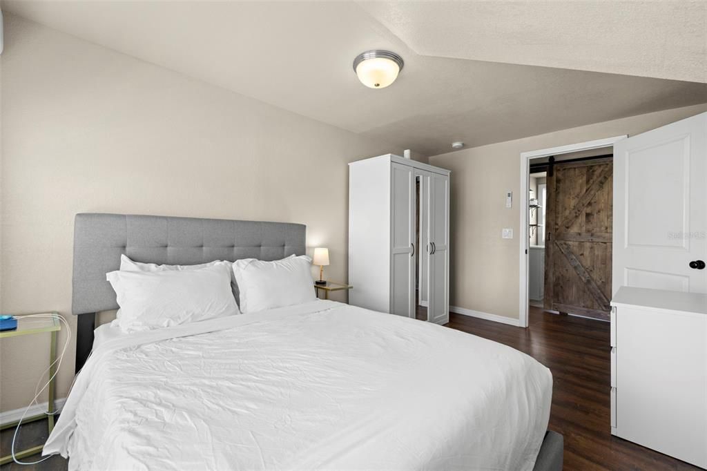 待售: $1,199,000 (5 贝兹, 0 浴室, 2421 平方英尺)