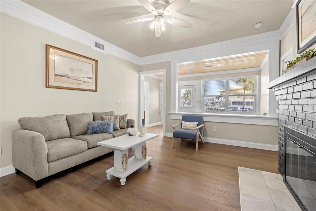 待售: $1,199,000 (5 贝兹, 0 浴室, 2421 平方英尺)