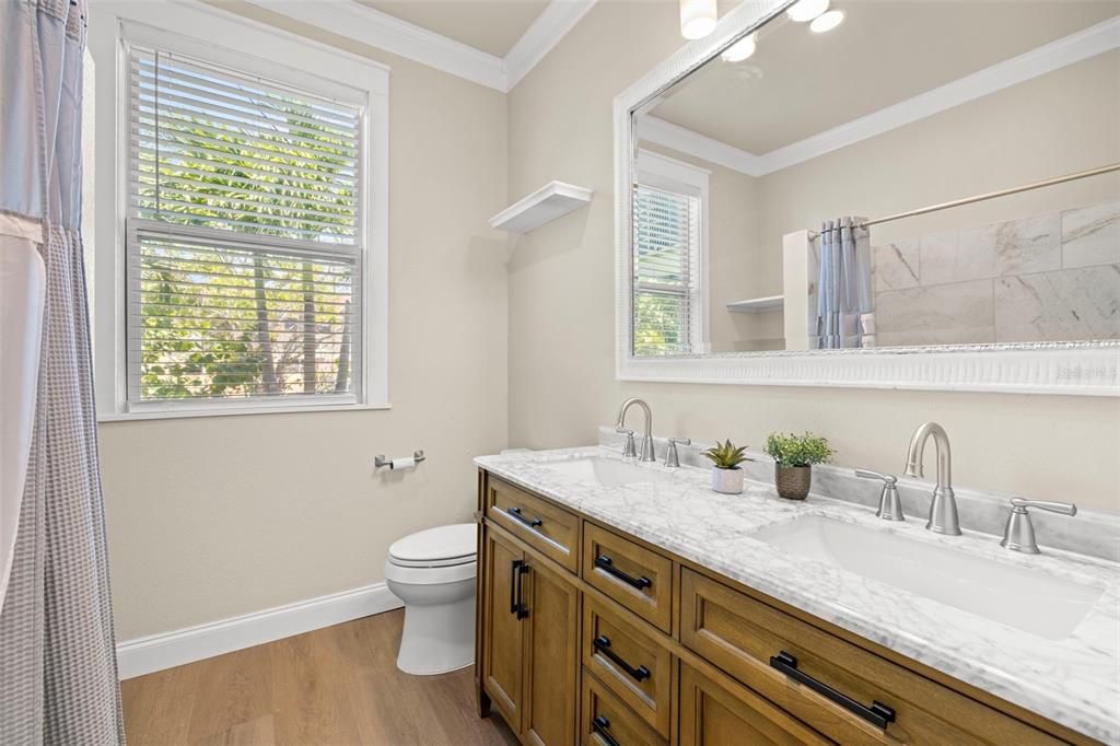 待售: $1,199,000 (5 贝兹, 0 浴室, 2421 平方英尺)