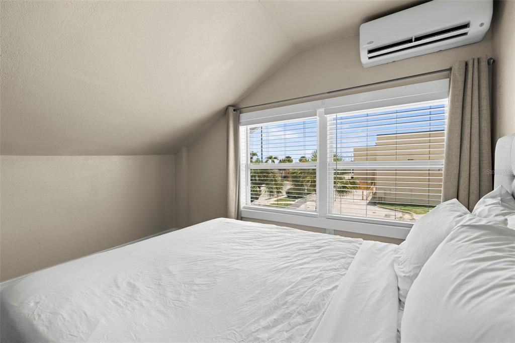 待售: $1,199,000 (5 贝兹, 0 浴室, 2421 平方英尺)