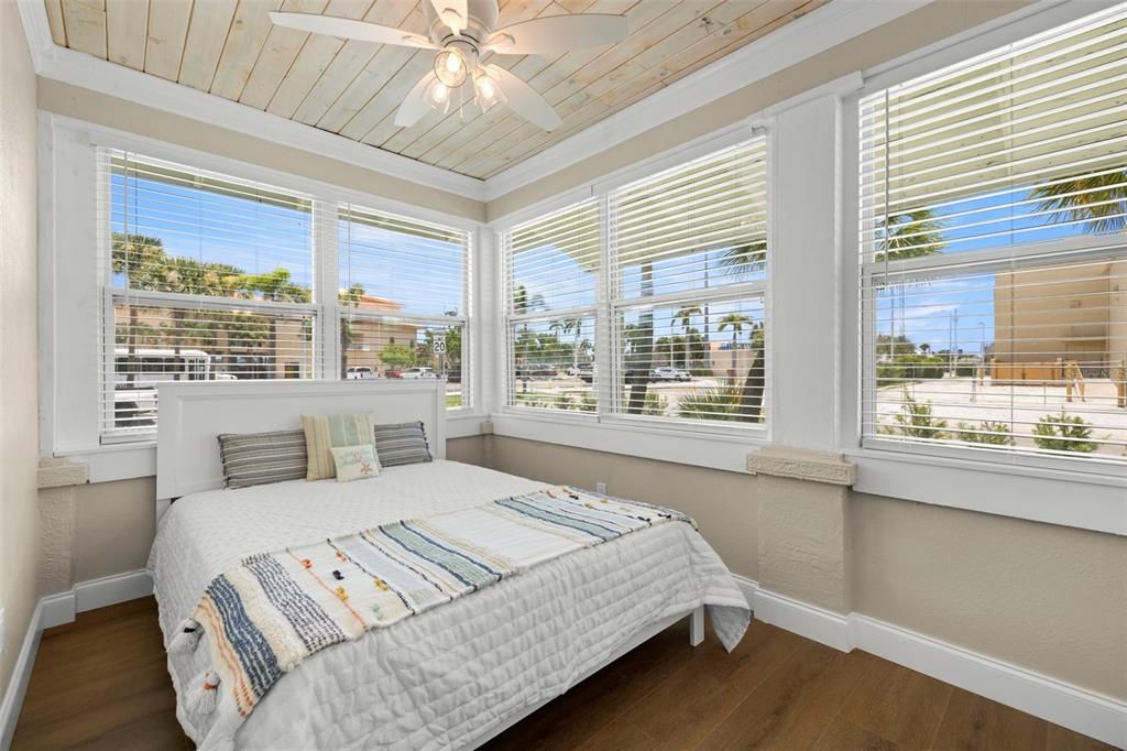 待售: $1,199,000 (5 贝兹, 0 浴室, 2421 平方英尺)