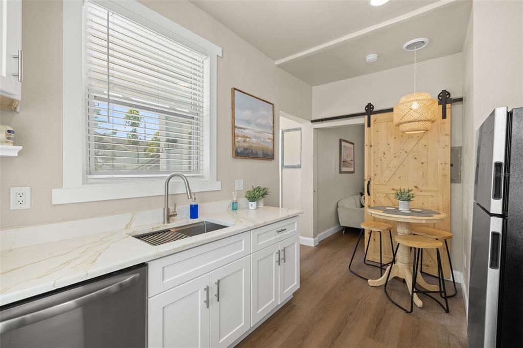 待售: $1,199,000 (5 贝兹, 0 浴室, 2421 平方英尺)