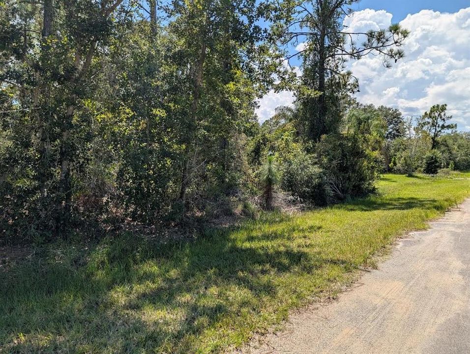 待售: $18,000 (0.55 acres)