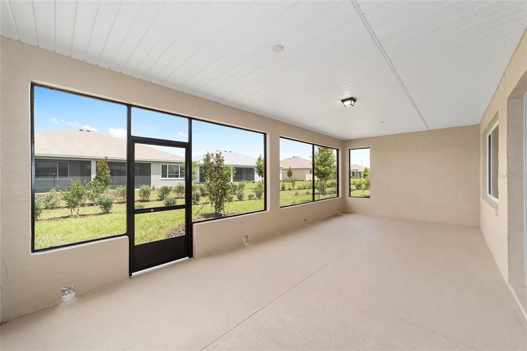 Activo con contrato: $485,000 (3 camas, 3 baños, 2870 Pies cuadrados)