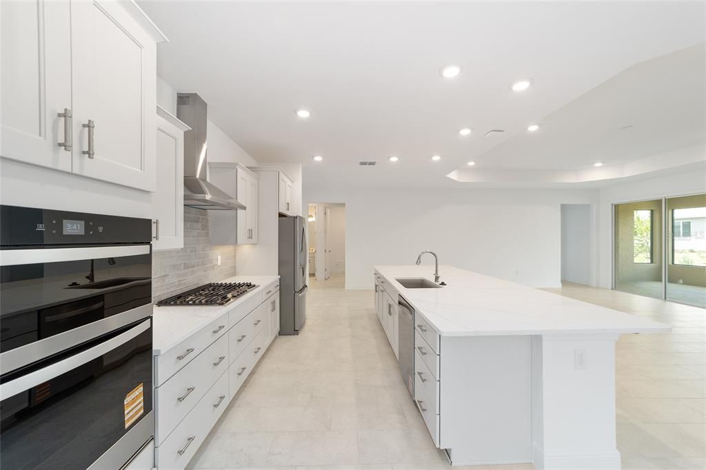 Activo con contrato: $485,000 (3 camas, 3 baños, 2870 Pies cuadrados)