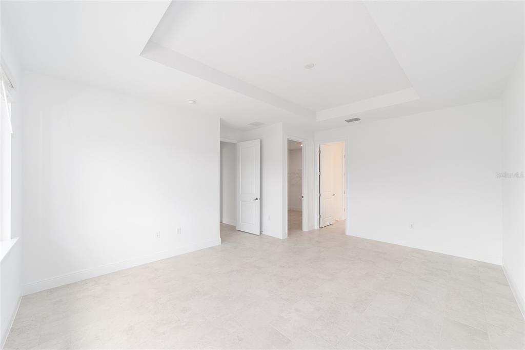 Activo con contrato: $485,000 (3 camas, 3 baños, 2870 Pies cuadrados)