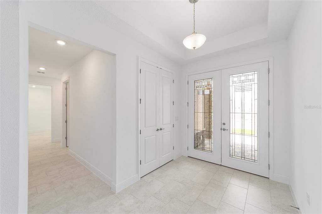 Activo con contrato: $485,000 (3 camas, 3 baños, 2870 Pies cuadrados)