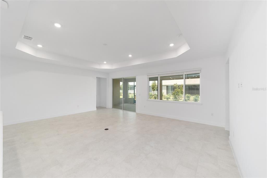 Activo con contrato: $485,000 (3 camas, 3 baños, 2870 Pies cuadrados)