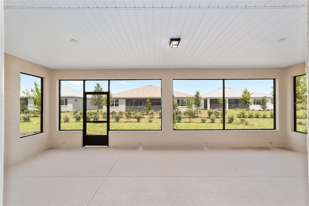 Activo con contrato: $485,000 (3 camas, 3 baños, 2870 Pies cuadrados)