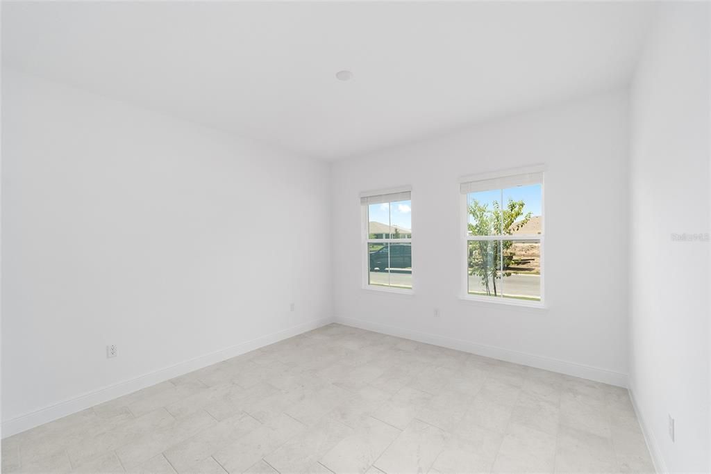 Activo con contrato: $485,000 (3 camas, 3 baños, 2870 Pies cuadrados)