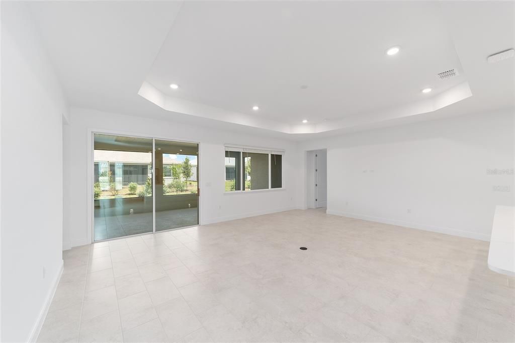 Activo con contrato: $485,000 (3 camas, 3 baños, 2870 Pies cuadrados)