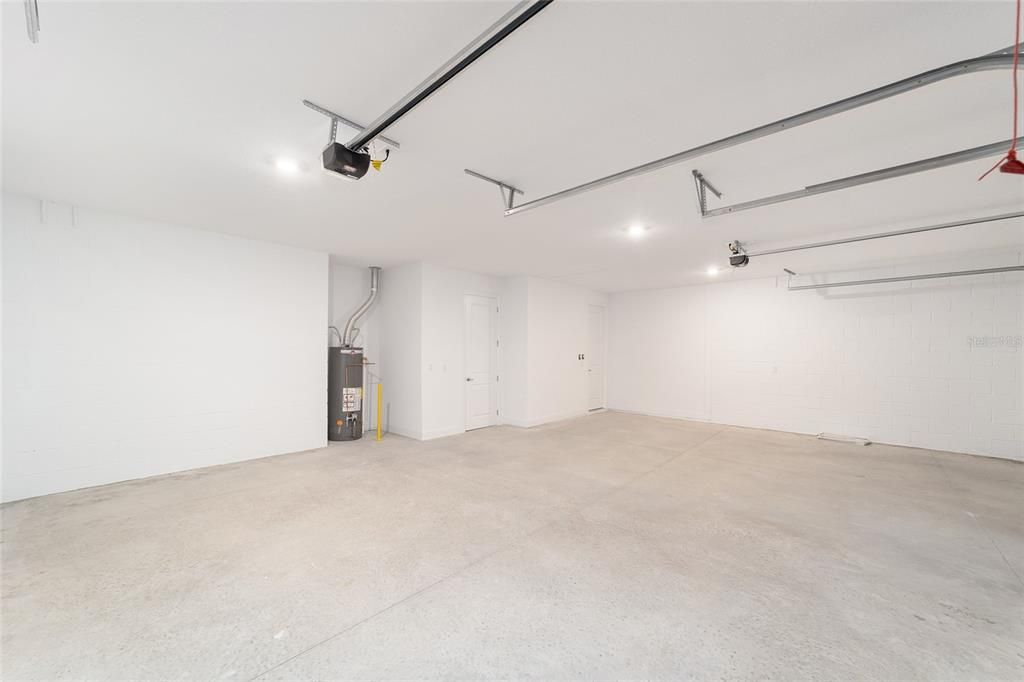 Activo con contrato: $485,000 (3 camas, 3 baños, 2870 Pies cuadrados)